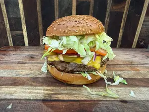 Yummy Hebo Deli Double Cheeseburger