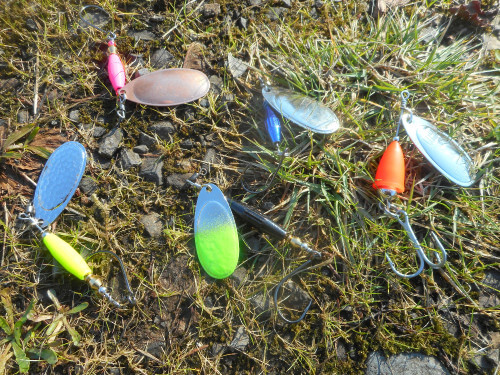 Single or treble hooks ar both preferred